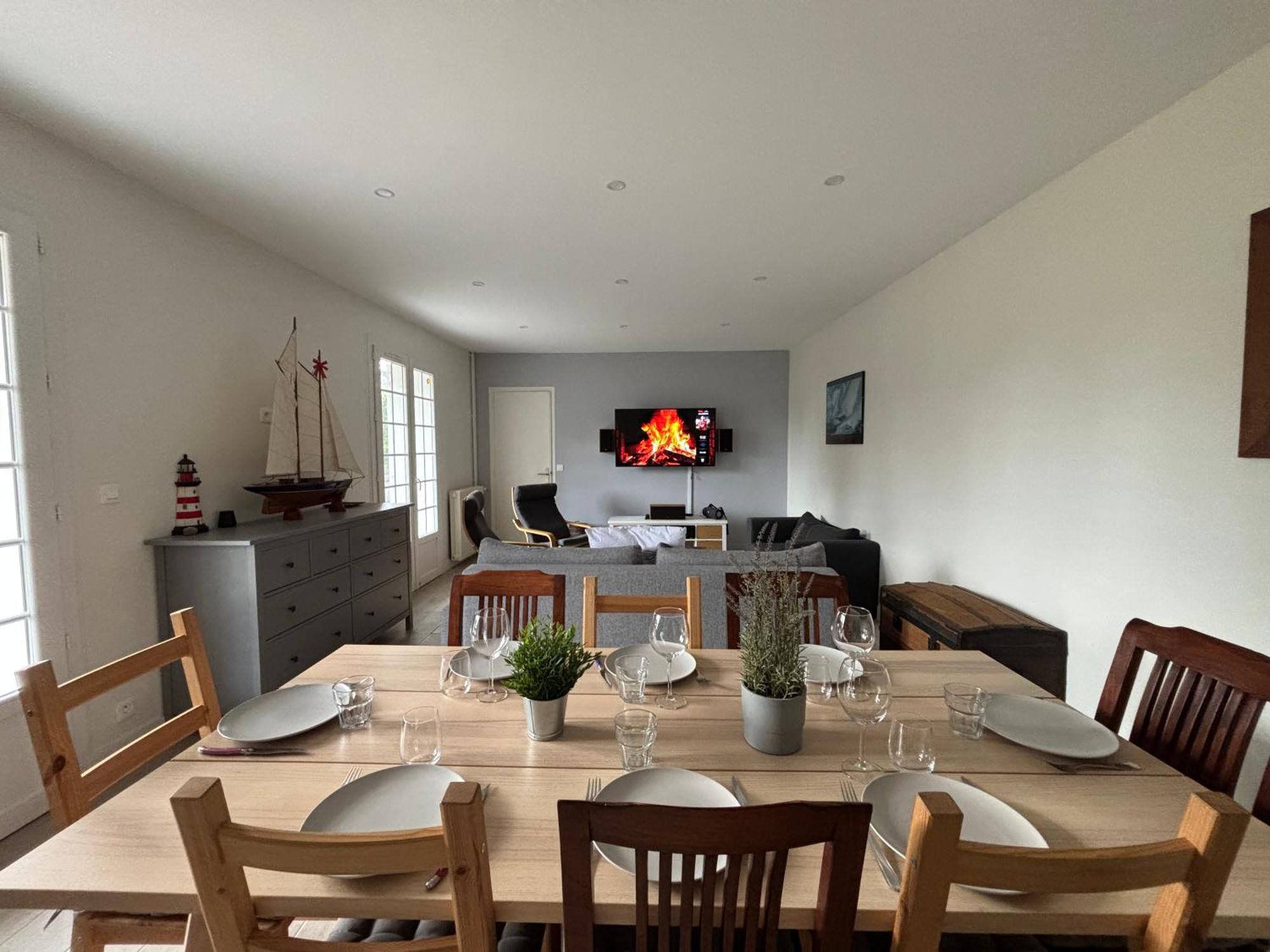 La Fromagerie Maison Lumineuse Et Spacieuse Beau Sejour 5 Ch Grand Jardin Clos 5Mn A Pied Commerces 10 Mn Plage Omaha Beach Proche Plages Du Debarquement Trevieres Εξωτερικό φωτογραφία